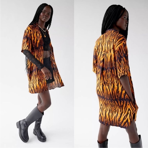 Urban Outfitters - Picture 2 of 2